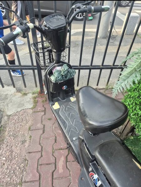 Vand urgent scuter/ bicicleta electrica